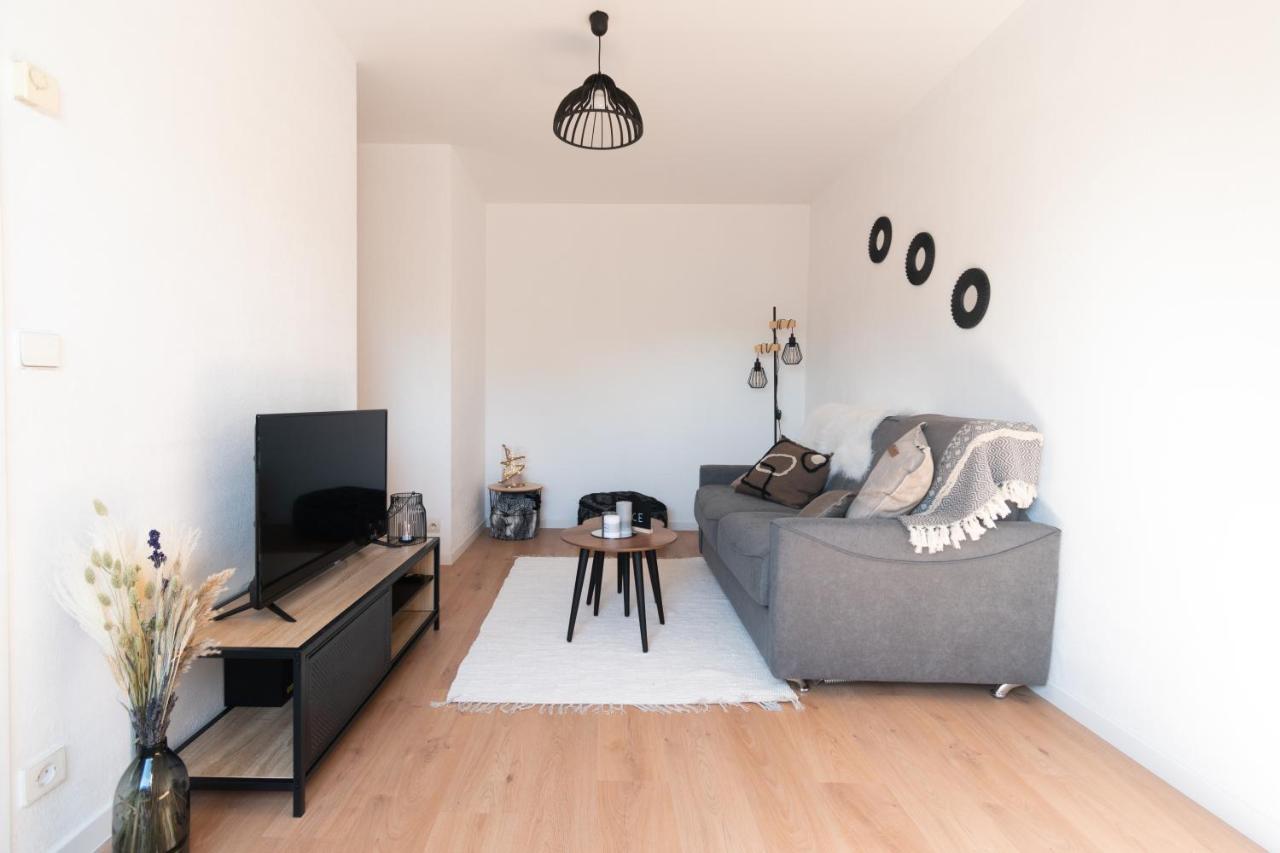 Ferienwohnung Bienvenue Chez Vous Tres Calme Et En Plein Centre Mantes-la-Jolie Exterior foto
