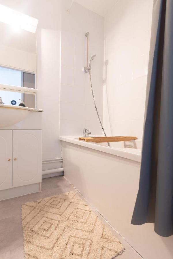 Ferienwohnung Bienvenue Chez Vous Tres Calme Et En Plein Centre Mantes-la-Jolie Exterior foto