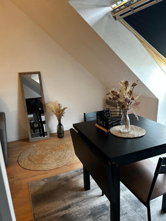 Ferienwohnung Bienvenue Chez Vous Tres Calme Et En Plein Centre Mantes-la-Jolie Exterior foto